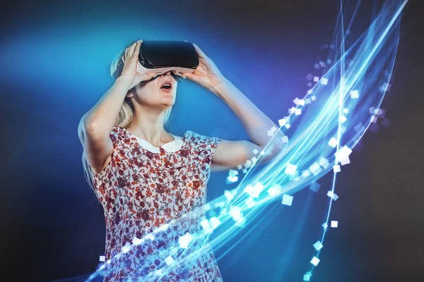 Woman Glasses Virtual Reality Headset Glasses Device Future Technology Concept — Stock Photo, Image