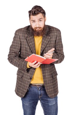 holding kağıt defter, portre mutsuz adam beyaz arka plan izole. Negatif insan duygu, yüz ifadesi, duygu tutum