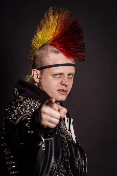 Punk rocker Mohawk ile 