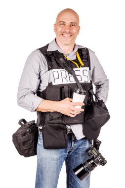 kahve fincan ile askeri basın fotoğrafçısı. Beyaz arka plan üzerinde izole