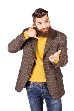 telefon jest yapma sakallı işadamı portresi. insani duygular ifade ve ofis, iş, teknoloji, finans ve Internet kavramı. görüntü izole beyaz arka plan.