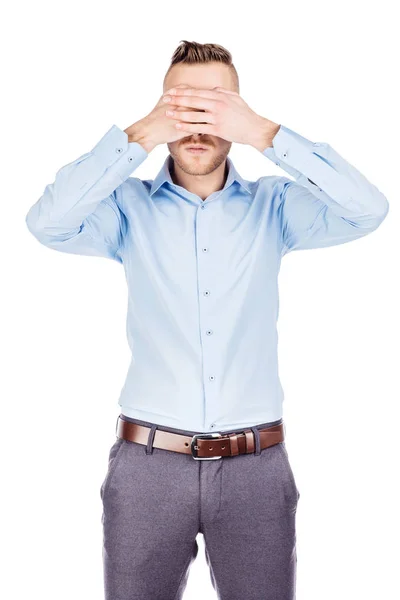 Retrato joven hombre de negocios cubriendo sus ojos con su mano. emot — Foto de Stock