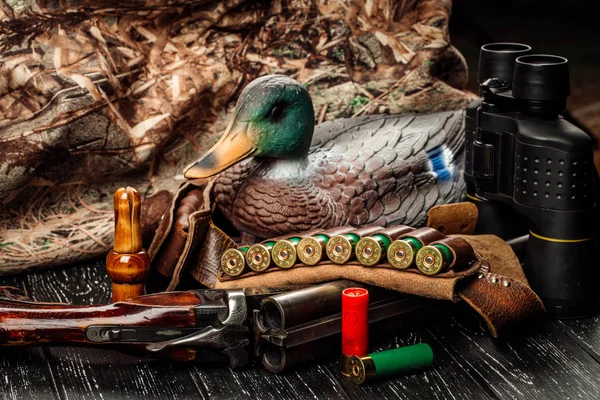 Jagdausrüstung Auf Dem Hölzernen Hintergrund Jagdkonzept — Stockfoto