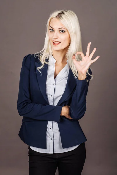 Retrato Una Joven Estudiante Haciendo Gestos Signo Sonriendo Expresión Emociones — Foto de Stock