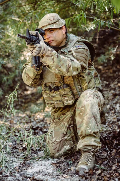 Cecchino Dell Esercito Britannico Durante Operazione Militare Montagna Guerra Esercito — Foto Stock