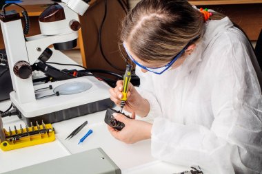 Hizmet alt tamir araba Dvr açık camer ellerini kapatın