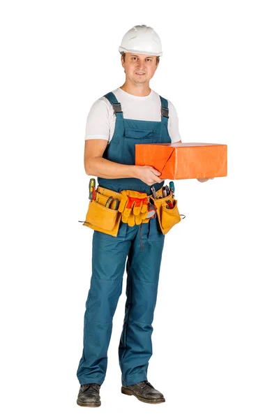 Constructor masculino o trabajador manual en casco sobre fondo blanco de la pared. reparación, construcción, construcción, personas y concepto de mantenimiento — Foto de Stock