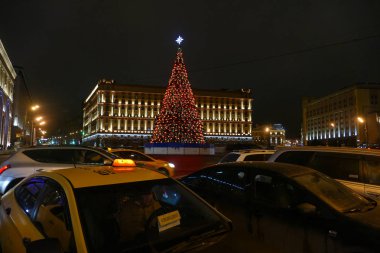 Rusya Mscow 2016 desember Lubyanka Meydanı 'nda yeni yıl ve Noel ağacı aydınlatma tasarımı