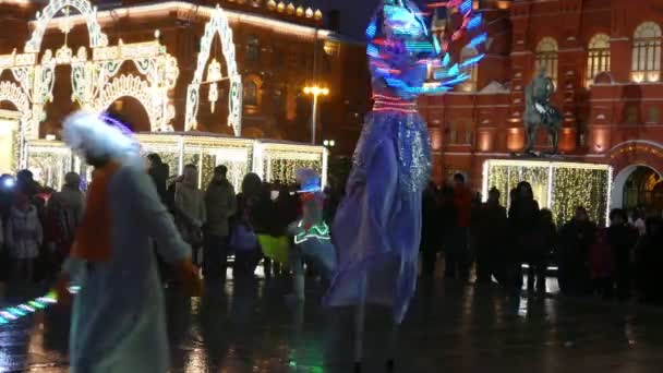 Световое шоу в ночном Кремле — стоковое видео