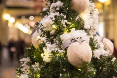 Oyuncak odası ile Noel ağacı