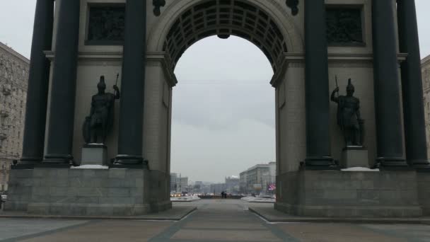 Arco triunfal em Moscou em Kutuzovsky Prospekt — Vídeo de Stock