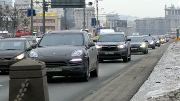 Auto en Moscú en Kutuzovsky Prospekt, Spetsavto — Vídeos de Stock