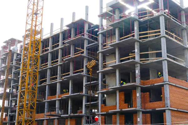 bir apartman binası inşaatı