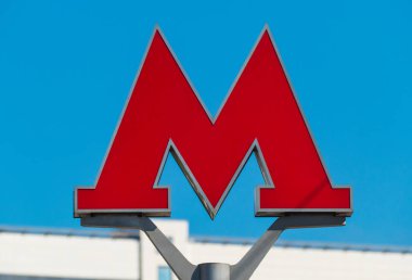 Mektup M-sky - metro karşı yeraltı taşıma sembolü