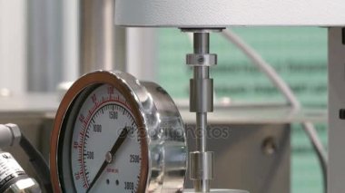 Manometre ve dönen tüp