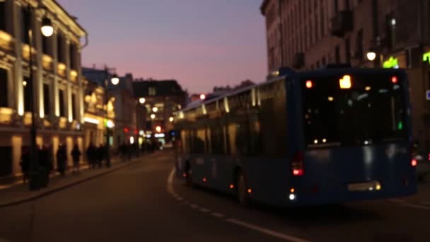 ถนนตอนเย็นในใจกลางเมือง — วีดีโอสต็อก