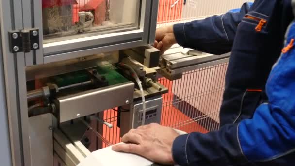 Making furniture on the machine — 비디오