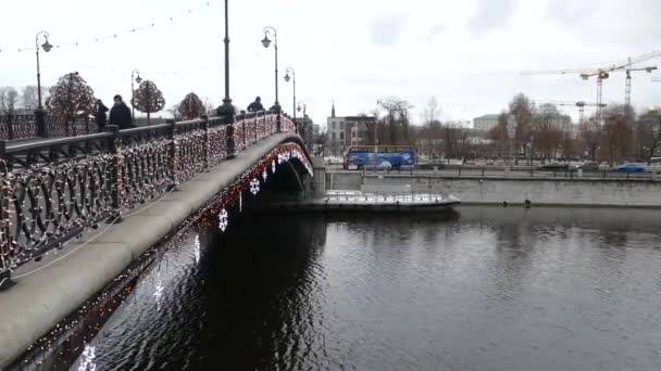 Moszkva folyó télen délután — Stock videók