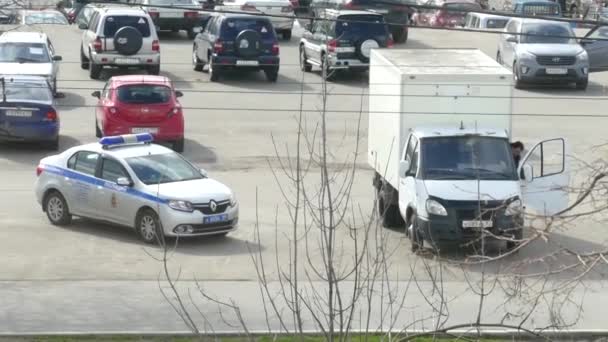 Полиция задержала автомобиль на день водителя 2020 — стоковое видео