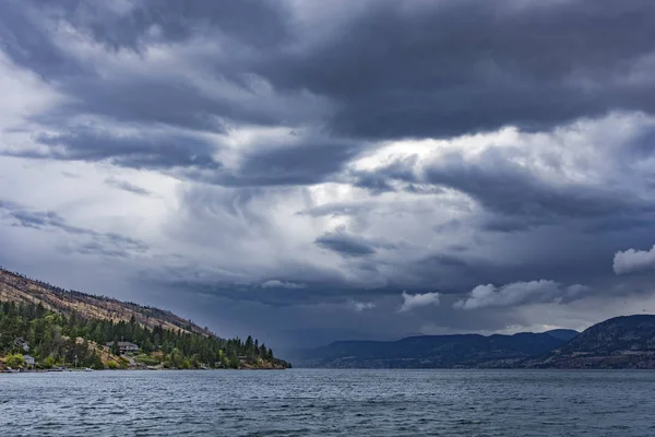 Lago Okanagan cerca de Kelowna Columbia Británica Canadá — Foto de Stock