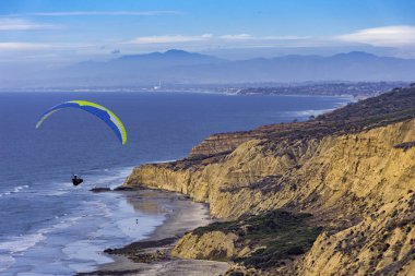 Hang glider Torrey Pines La Jolla California ABD yükselen