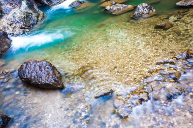 Manzara fotoğraf, Jok Ka DIN şelale, güzel şelale yağmur ormanlarında, tanga Pha Phum Milli Parkı, Kanchanaburi, Tayland