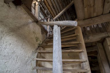eski ahşap merdivenler
