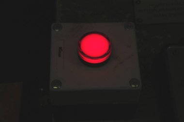 Kişinev, Moldova - 26 Nisan 2016: İşçilerin basımevi. Yazdırma fabrikasında baskı makinesinde çalışan insanlar. Kişinev, Moldova üzerinde 26 Nisan 2016 yılında sanayi işçileri