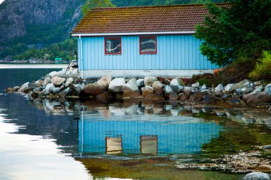 Norveç'te renkli dağ sahneleri. Güzel manzara Norveç, Scandinavia. Norveç dağ manzarası.