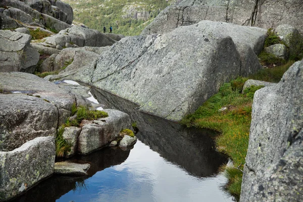 Norveç'te renkli dağ sahneleri. Güzel manzara Norveç, Scandinavia. Norveç dağ manzarası. — Stok fotoğraf