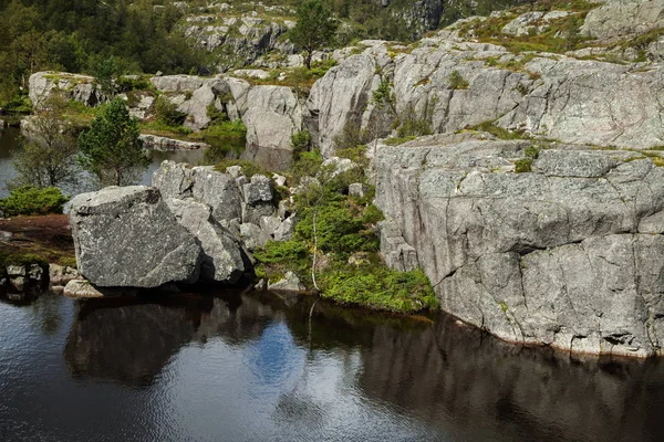 Farbenfrohe Bergszenen in Norwegen. schöne Landschaft Norwegens, Skandinaviens. Norwegische Berglandschaft. — Stockfoto