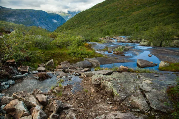 Farbenfrohe Bergszenen in Norwegen. schöne Landschaft Norwegens, Skandinaviens. Norwegische Berglandschaft — Stockfoto