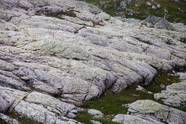 Scene di montagna colorate in Norvegia. Bellissimo paesaggio della Norvegia, Scandinavia. Norvegia paesaggio montano — Foto Stock