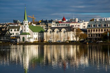 Reykjavik, İzlanda - 10 Ekim 2017: Şehir Reykjavik yukarıdan. Reykjavik Sokağı. İzlanda sonbaharda. İzlanda'nın başkenti.