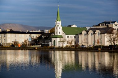 Reykjavik, İzlanda - 10 Ekim 2017: Şehir Reykjavik yukarıdan. Reykjavik Sokağı. İzlanda sonbaharda. İzlanda'nın başkenti.