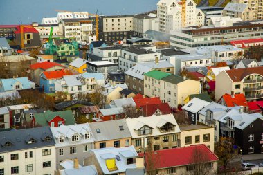 Reykjavik, İzlanda - 10 Ekim 2017: Şehir Reykjavik yukarıdan. Reykjavik Sokağı. İzlanda sonbaharda. İzlanda'nın başkenti.