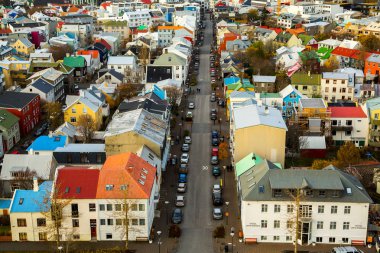 Reykjavik, İzlanda - 10 Ekim 2017: Şehir Reykjavik yukarıdan. Reykjavik Sokağı. İzlanda sonbaharda. İzlanda'nın başkenti.