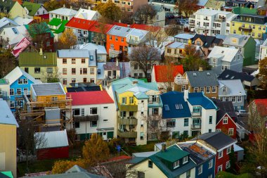 Reykjavik, İzlanda - 10 Ekim 2017: Şehir Reykjavik yukarıdan. Reykjavik Sokağı. İzlanda sonbaharda. İzlanda'nın başkenti.