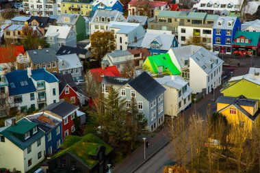 Reykjavik, İzlanda - 10 Ekim 2017: Şehir Reykjavik yukarıdan. Reykjavik Sokağı. İzlanda sonbaharda. İzlanda'nın başkenti.