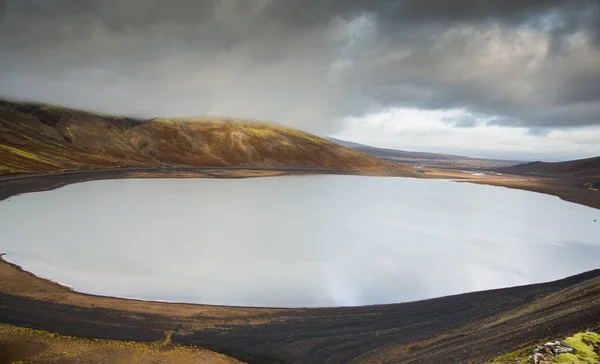 Izlandi táj. Csodálatos Izlandi természetvédelmi táj. Gyönyörű természet. — Stock Fotó