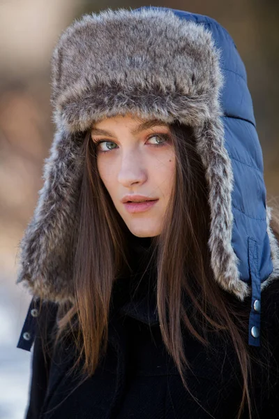 Winter Mädchen Bei Kaltem Wetter Schöne Mädchen Winter Freien Frau — Stockfoto
