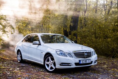 Kişinev, Moldova; 11 Ekim 2017. Moldova Mercedes-Benz Kulübü Festivali. Mercedes-Benz S sınıfı W221. Editoryal fotoğraf