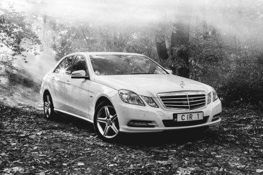 Kişinev, Moldova; 11 Ekim 2017. Moldova Mercedes-Benz Kulübü Festivali. Mercedes-Benz S sınıfı W221. Editoryal fotoğraf