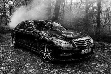 Kişinev, Moldova; 11 Ekim 2017. Moldova Mercedes-Benz Kulübü Festivali. Mercedes-Benz S sınıfı W221. Editoryal fotoğraf