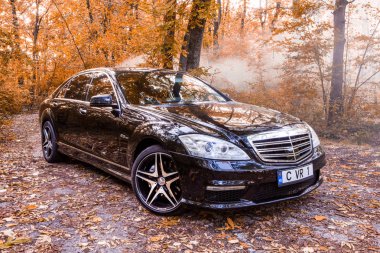 Kişinev, Moldova; 11 Ekim 2017. Moldova Mercedes-Benz Kulübü Festivali. Mercedes-Benz S sınıfı W221. Editoryal fotoğraf