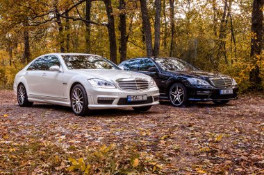 Kişinev, Moldova; 11 Ekim 2017. Moldova Mercedes-Benz Kulübü Festivali. Mercedes-Benz S sınıfı W221. Editoryal fotoğraf