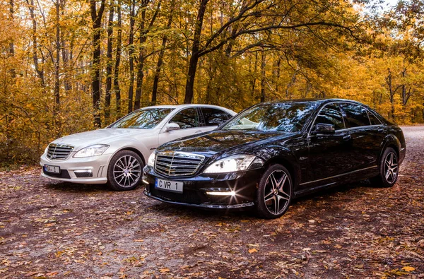 Kişinev, Moldova; 11 Ekim 2017. Moldova Mercedes-Benz Kulübü Festivali. Mercedes-Benz S sınıfı W221. Editoryal fotoğraf
