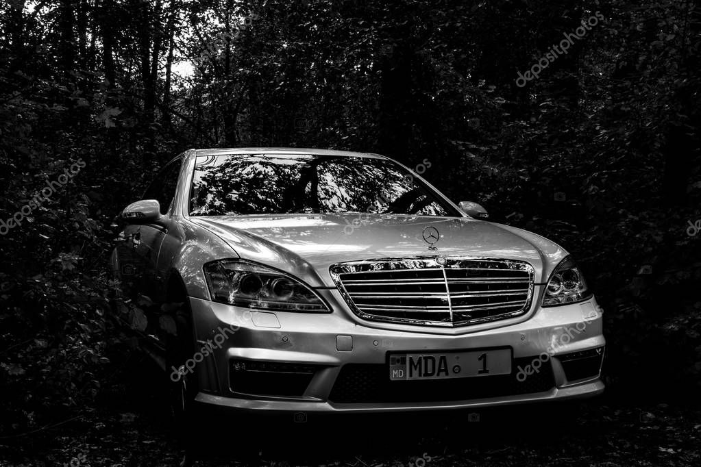 Chisinau, Moldova; October 11, 2017. Mercedes-Benz club festival in Moldova. Mercedes-Benz S Class W221. Editorial photo