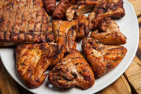 Gemengde Gegrild Vlees Schotel Geassorteerde Heerlijk Gegrilde Vlees — Stockfoto
