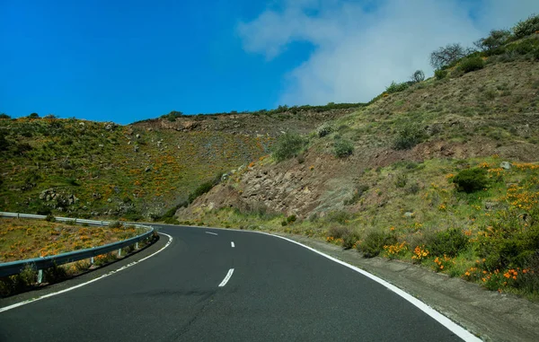 在特内里费的美丽的山路 道路旅行概念 汽车旅行冒险 — 图库照片